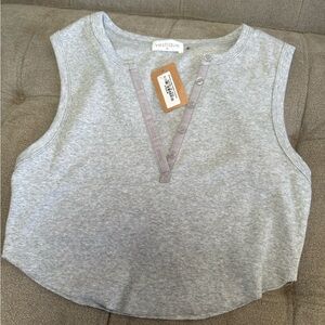 V neck buttoned crop top